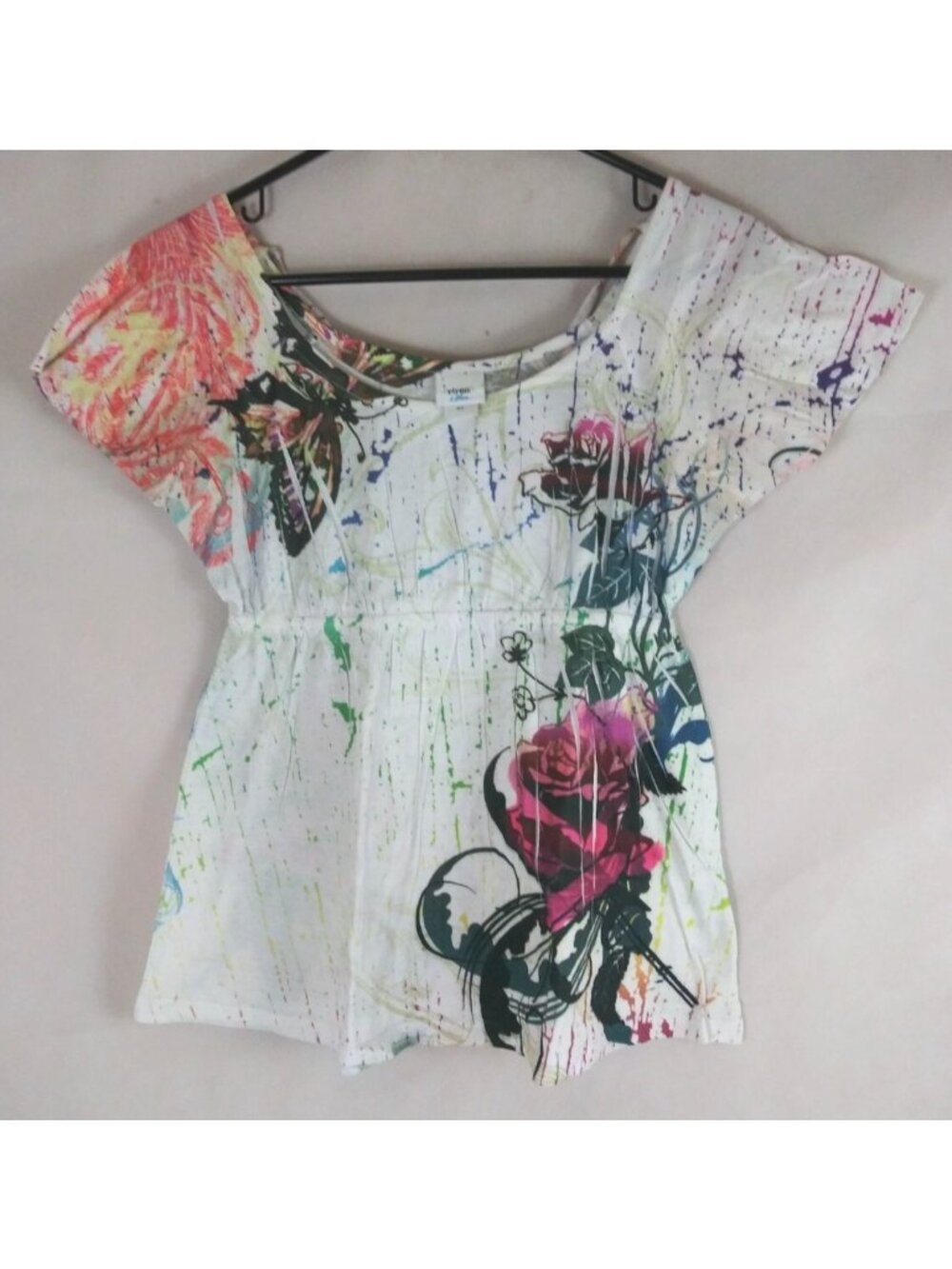 Piper & Blue Scoop Neck Butterfly & Rose Paint Splatter Design Shirt Size Small